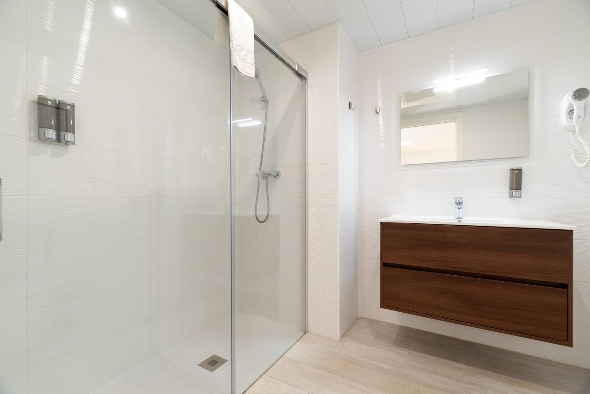 Castell Beach Aparthotel Castelldefels Phòng bức ảnh